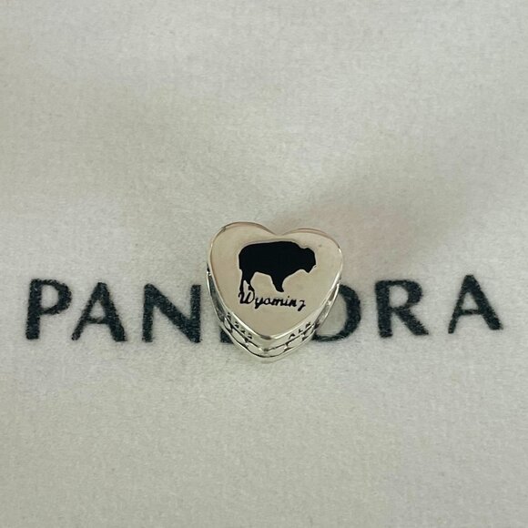 Pandora Bison Wyoming State Heart Charm Travel Pendant - Picture 1 of 3